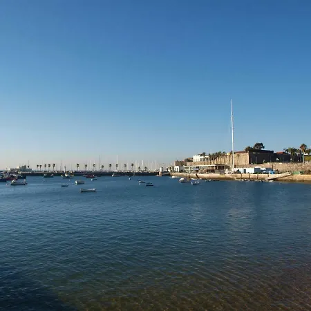 Superb Sea Walking Distance De