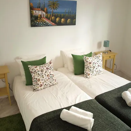 Superb Sea Walking Distance De